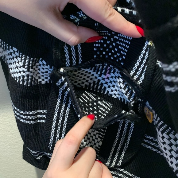 NWOT Aztec print drawstring backpack - Picture 6 of 11